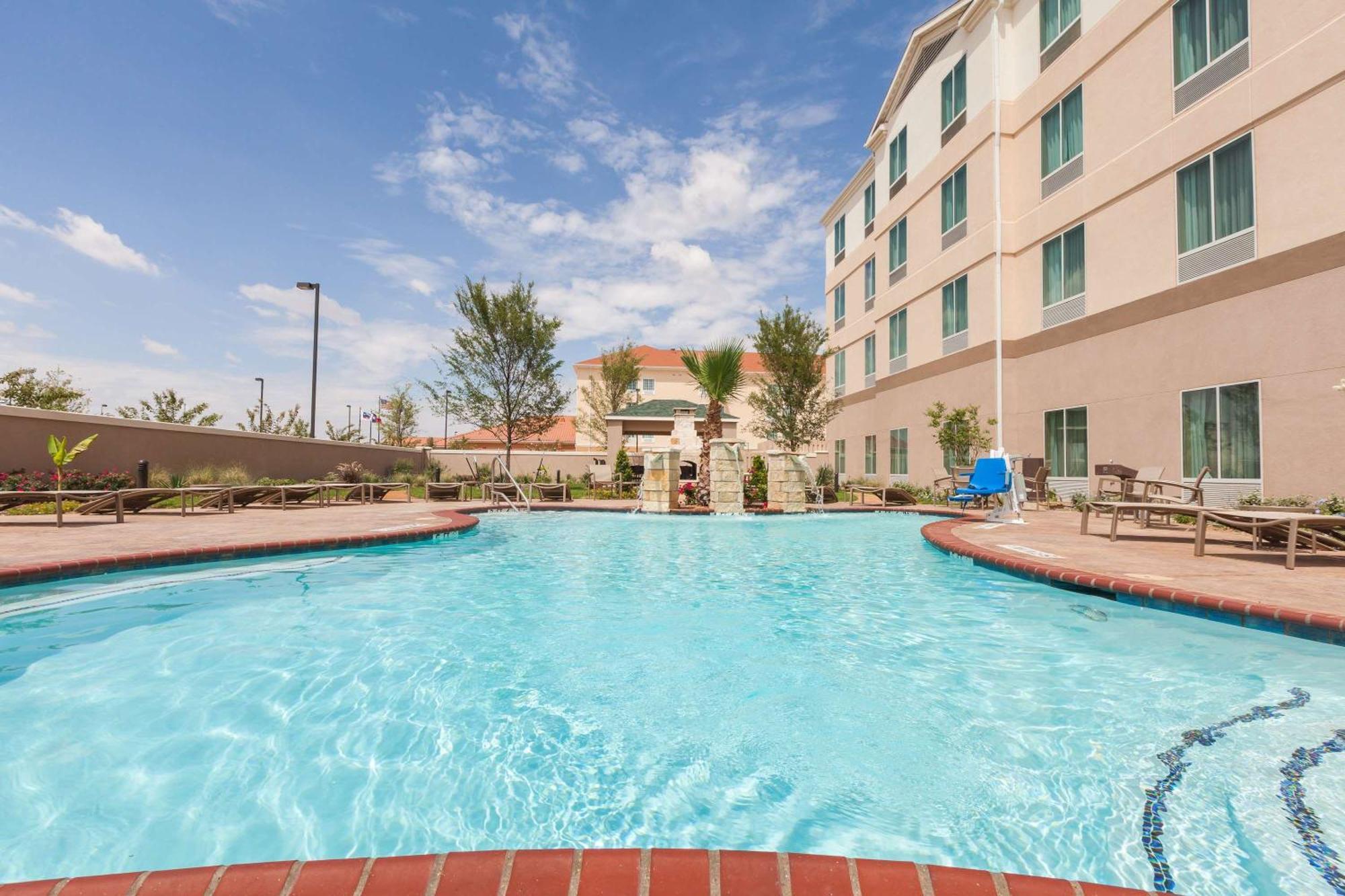 Hilton Garden Inn Midland Exterior foto
